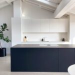 Referenzen 11 ©Feinste-Fotos_Küche_Mikrozement_IMG_4552_Küche_vorher_Melanin