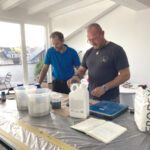 Referenzen 18 ©Feinste-Fotos_Küche_Mikrozement_IMG_4838, abwiegen